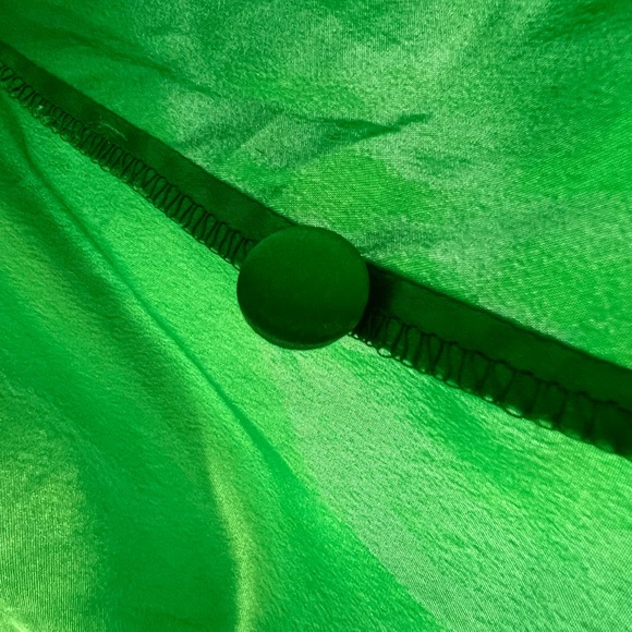 Victoria’s Secret kelly green silky S pajama top sleep casual long sleeve button - Picture 7 of 9